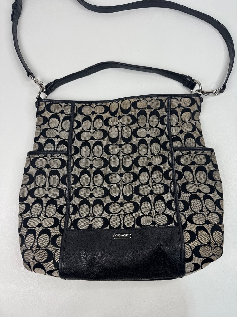 Coach Black and Tan Signature C Canvas Leather Shoulder Bag Strap Lined pockets